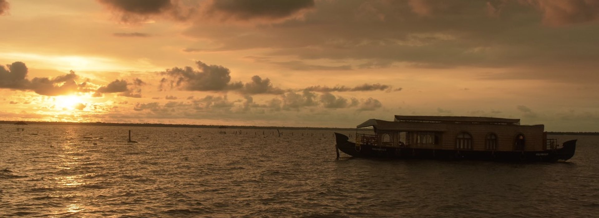 Kumarakom Houseboat - Kerala - India